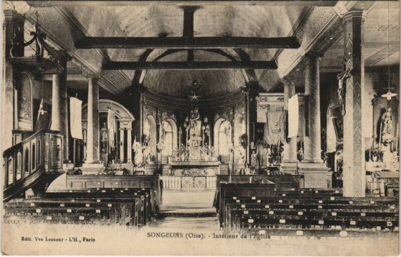 Carte postale ancienne Songeons Interieur de l'Eglise à Songeons