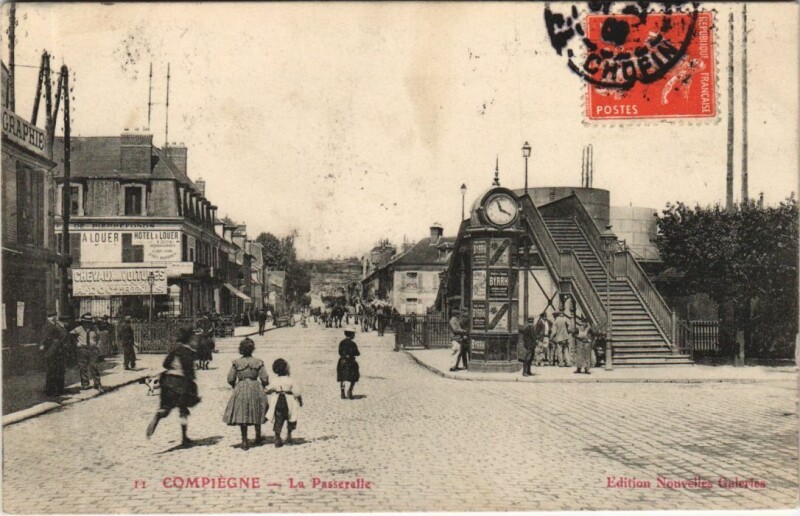 Carte postale ancienne Compiegne La Passerelle