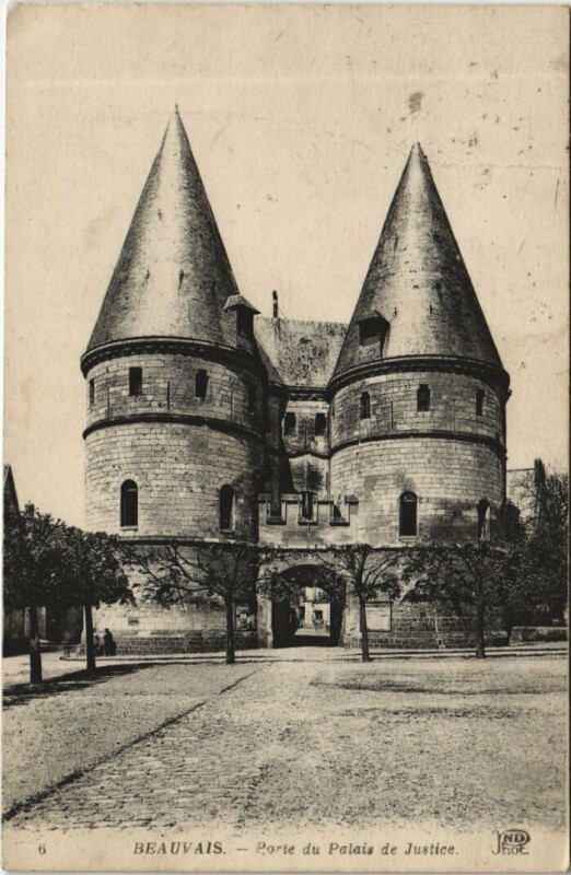 Carte postale ancienne Beauvais Porte du Palais de Justice à Beauvais