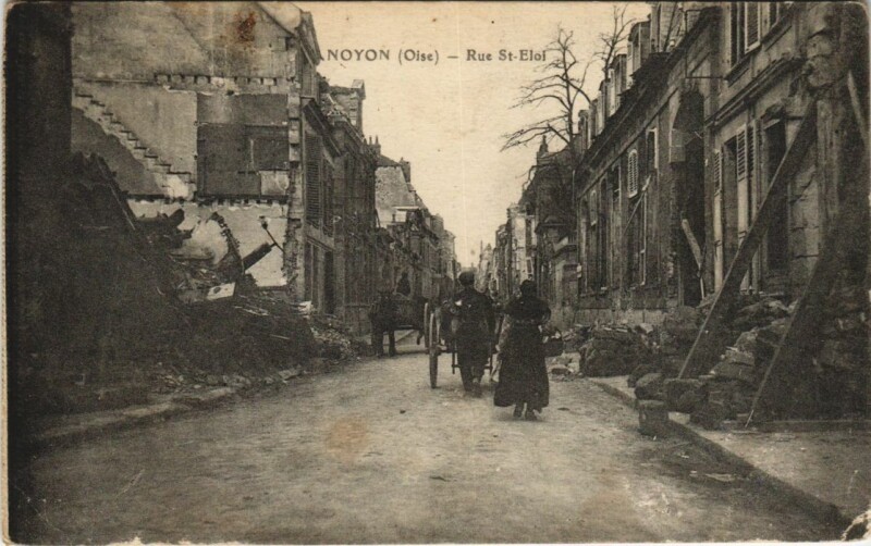 Carte postale ancienne Noyon Rue Saint-Eloi à Noyon