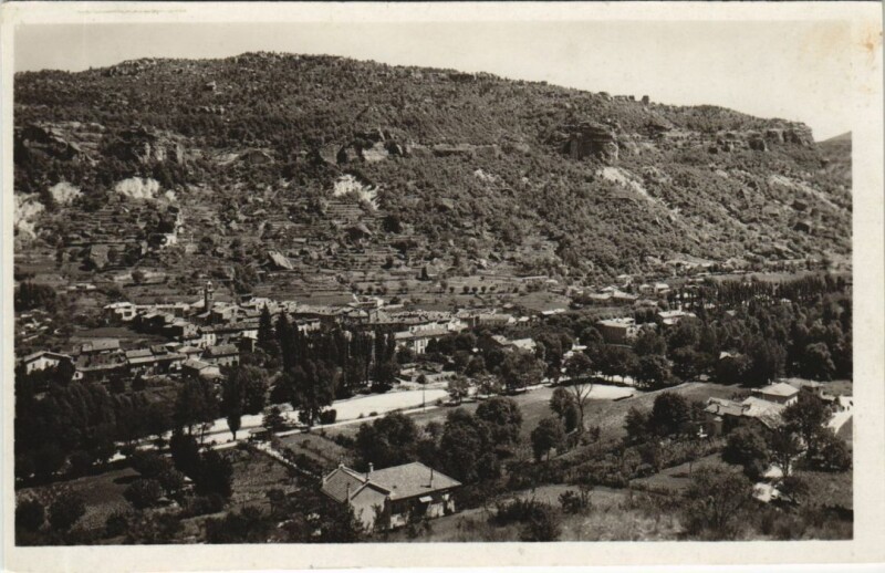 Carte postale ancienne Annot Vue Generale vers la Chambre du Roi à Annot