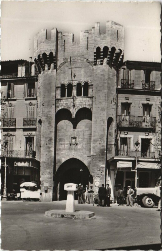 Carte postale ancienne Manosque Porte de la Saunnerte à Manosque