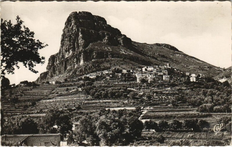 Carte postale ancienne Saint-Jeannet Vue Generale et le Baou à Saint-Jeannet