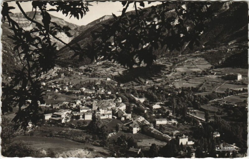 Carte postale ancienne Annot Vue Generale vers Scapparels à Annot