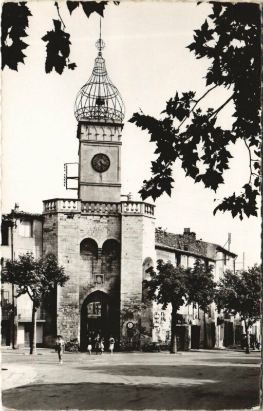 Carte postale ancienne Manosque Porte du Soubeyran à Manosque
