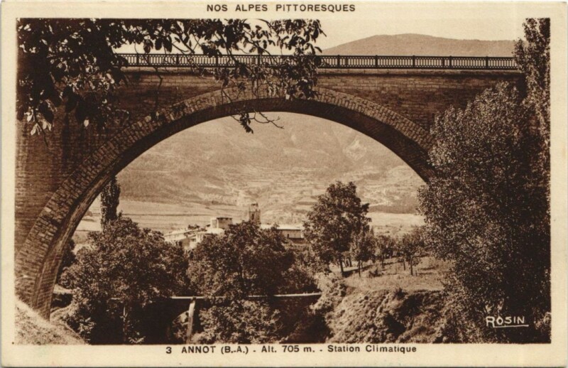 Carte postale ancienne Annot Vue Panoramique à Annot