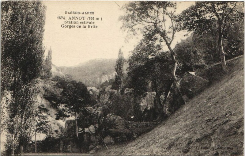 Carte postale ancienne Annot Station Estivale - Gorges de la Beite à Annot