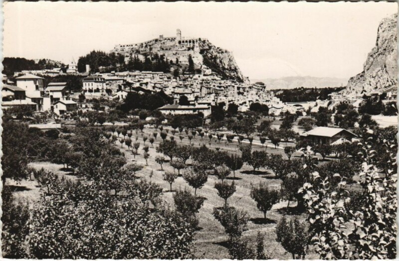 Carte postale ancienne Sisteron Vue d'Ensemble à Sisteron