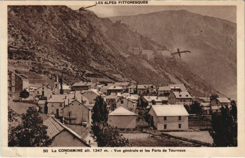 Carte postale ancienne La Condamine-Chatelard Vue Generale et les Forts de Tournoux