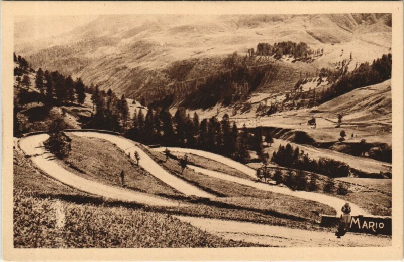 Carte postale ancienne Barcelonnette Environs - Les Lacets du Col d'Allos à Allos