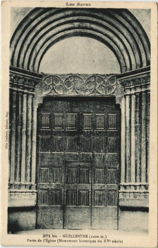 Carte postale ancienne Guillestre Porte de l'Eglise