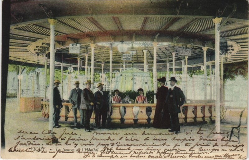 Carte postale ancienne Vichy La Source de l'Hopital à Vichy
