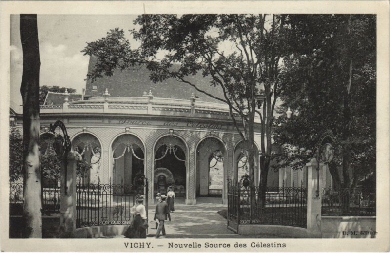 Carte postale ancienne Vichy Nouvelle Source des Celestins à Vichy
