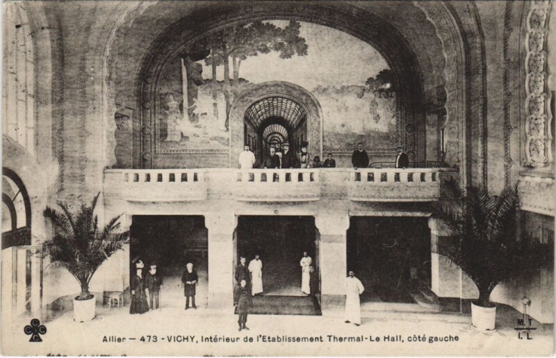 Carte postale ancienne Vichy Etablissement Thermal ,Le Hall à Vichy
