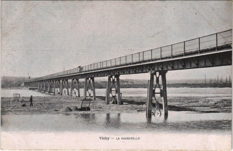 Carte postale ancienne Vichy La Passerelle à Vichy