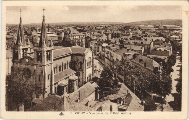 Carte postale ancienne Vichy vue prise de l'Hotel Astoria à Vichy