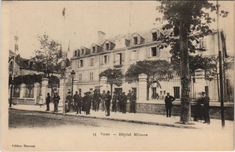 Carte postale ancienne Vichy Hopital Militaire à Vichy
