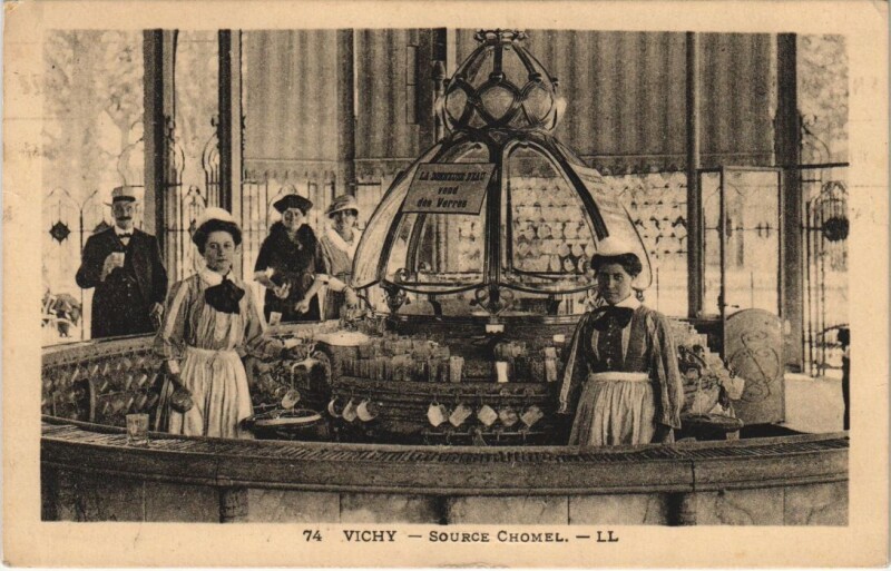 Carte postale ancienne Vichy Source Chomel à Vichy
