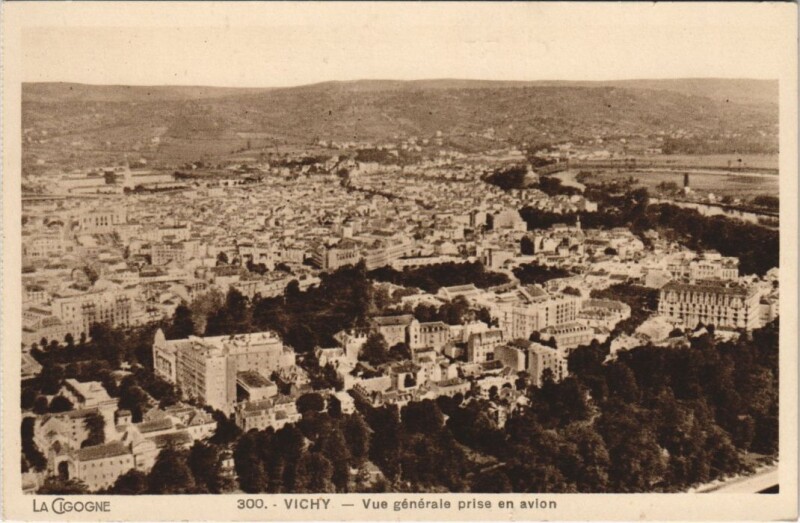 Carte postale ancienne Vichy vue generale à Vichy