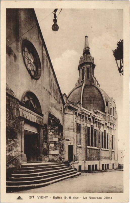 Carte postale ancienne Vichy Eglise Saint-Blaise, le nouveau Dome à Vichy