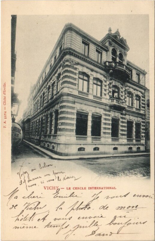 Carte postale ancienne Vichy Le Cercle International à Vichy