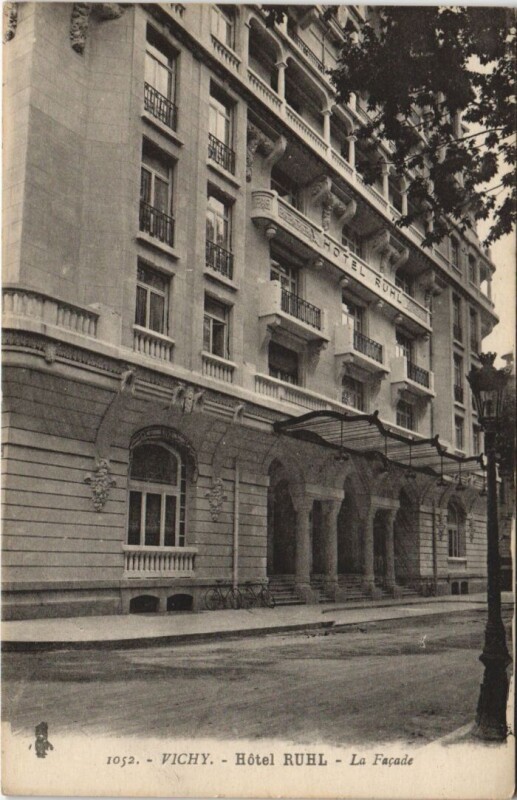 Carte postale ancienne Vichy Hotel Ruhl ,La Facade à Vichy