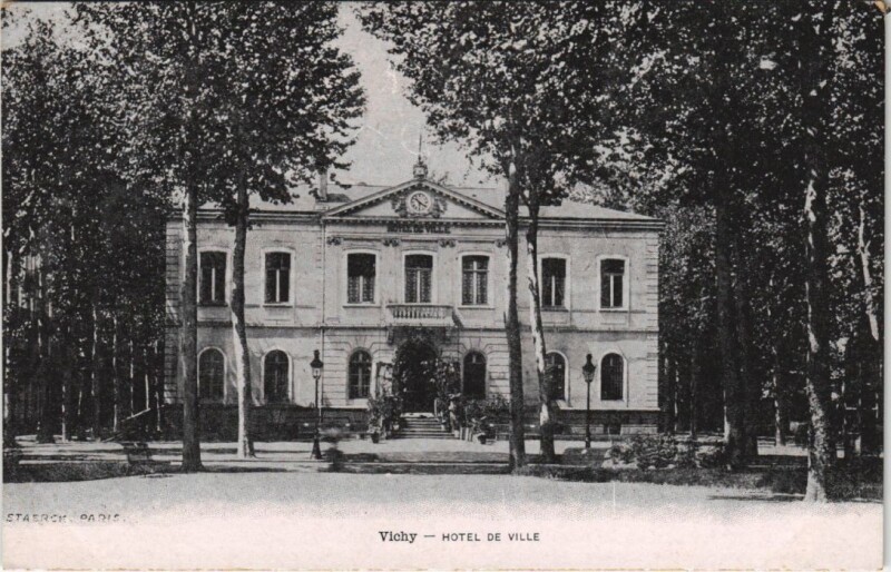 Carte postale ancienne Vichy Hotel de Ville à Vichy