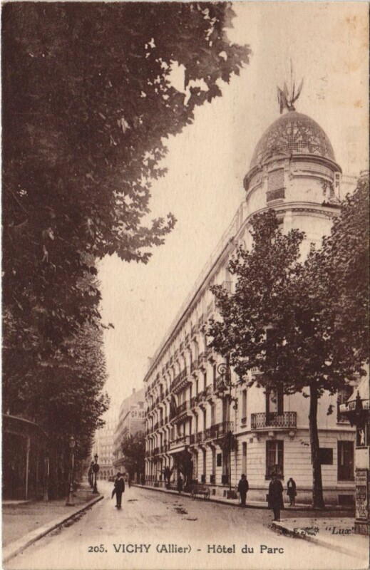 Carte postale ancienne Vichy Hotel du Parc à Vichy