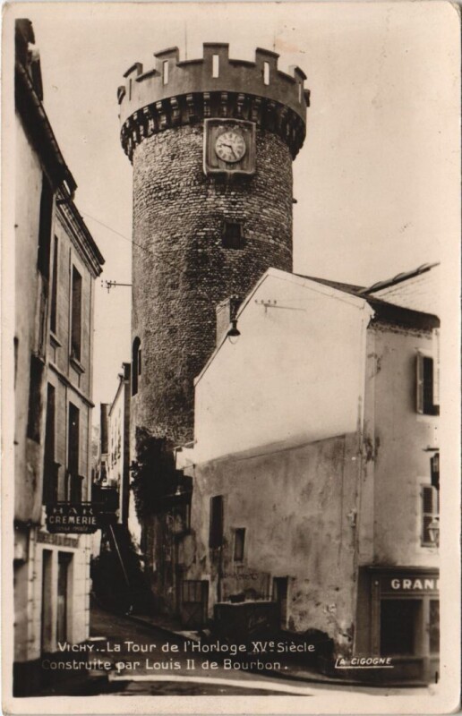 Carte postale ancienne Vichy Tour d'Horloge à Vichy