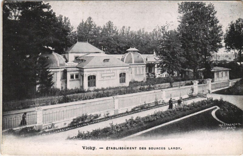 Carte postale ancienne Vichy Etablissement des Sources Lardy à Vichy
