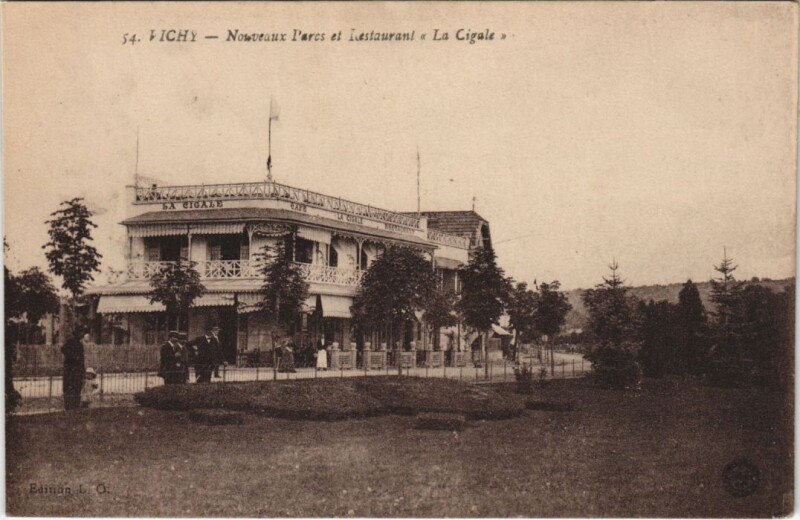 Carte postale ancienne Vichy Nouveaux l'arcs Restaurant La Cigale à Vichy