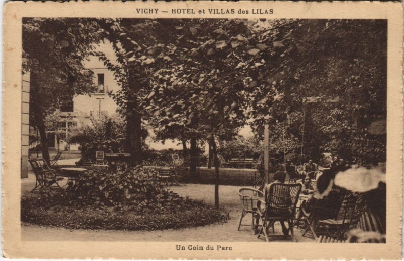 Carte postale ancienne Vichy un Coin du Parc à Vichy