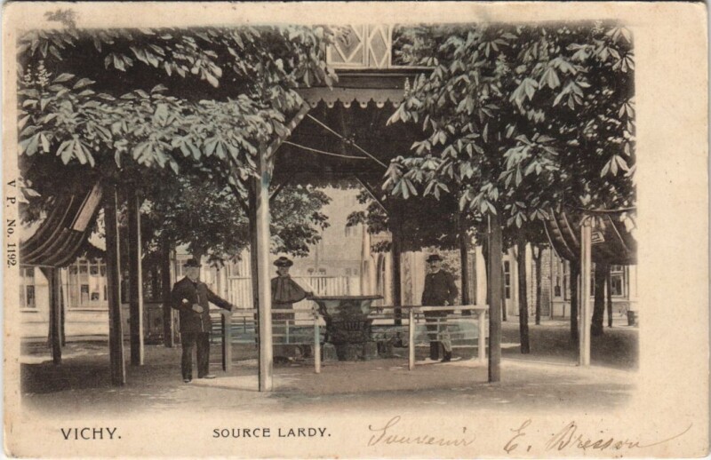 Carte postale ancienne Vichy Source Lardy à Vichy