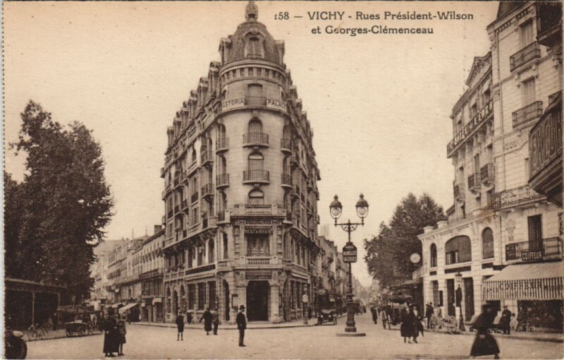 Carte postale ancienne Vichy Rues President Wilson et Georges Clemenceau à Vichy