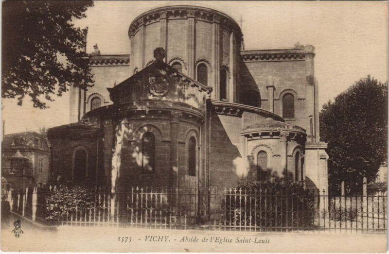 Carte postale ancienne Vichy Abside de l'Eglise Saint-Louis à Vichy