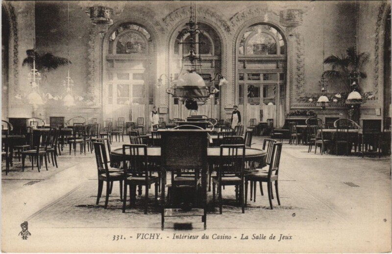 Carte postale ancienne Vichy Interieur du Casino, Salle de Jeux à Vichy