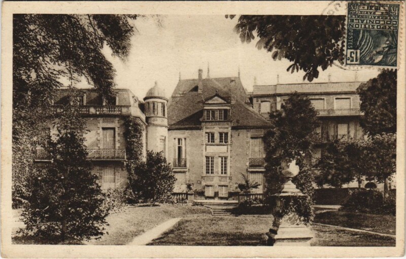 Carte postale ancienne Vichy Villa Sevigne à Vichy