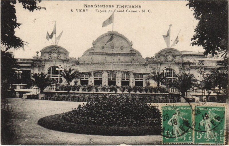 Carte postale ancienne Vichy Facade du Grand Casino à Vichy