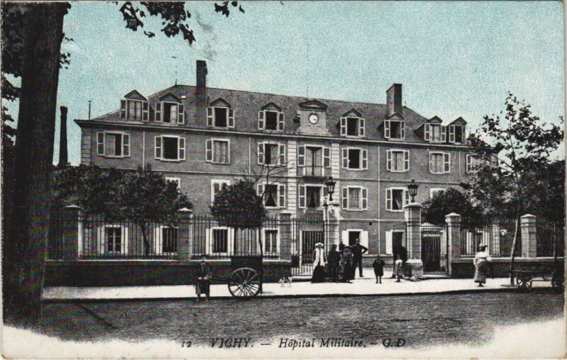 Carte postale ancienne Vichy Hopital Militaire à Vichy