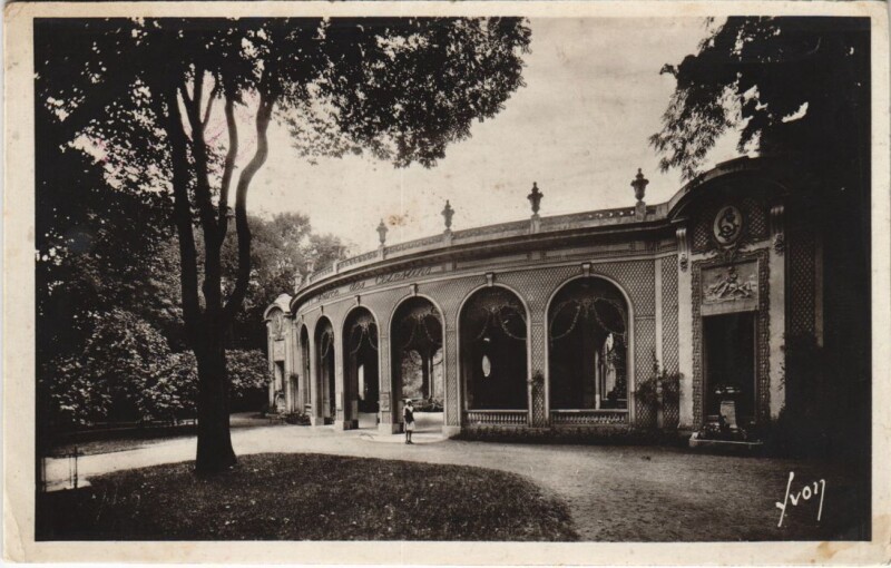 Carte postale ancienne Vichy Pavillon de la Source des Celestins à Vichy