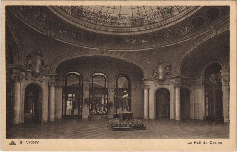 Carte postale ancienne Vichy Hall du Casino à Vichy