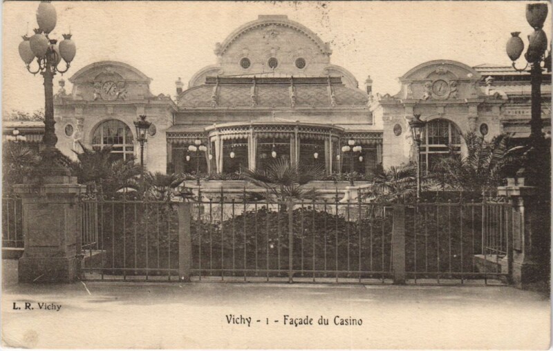 Carte postale ancienne Vichy Facade du Casino à Vichy