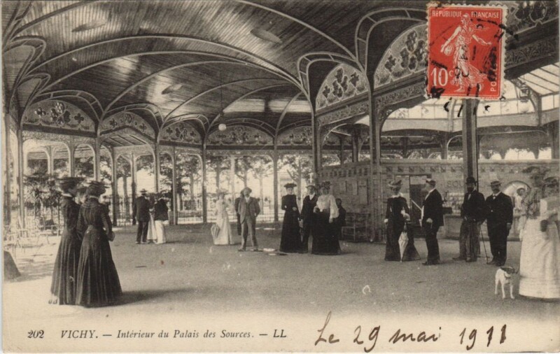 Carte postale ancienne Vichy Interieur du Palais des Sources à Vichy