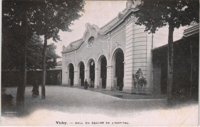 Carte postale ancienne Vichy Hall du Square de l'Hopital à Vichy