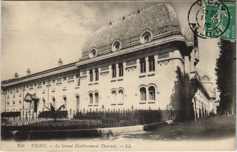 Carte postale ancienne Vichy Etablissement Thermal à Vichy
