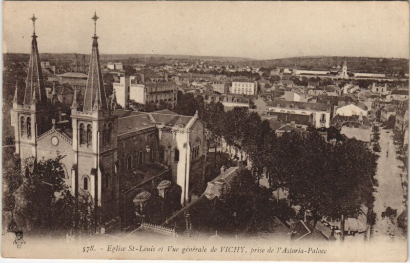 Carte postale ancienne Vichy Eglise Saint-Louis et vue generale à Vichy