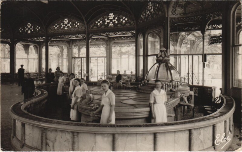 Carte postale ancienne Vichy Source Chomel à Vichy
