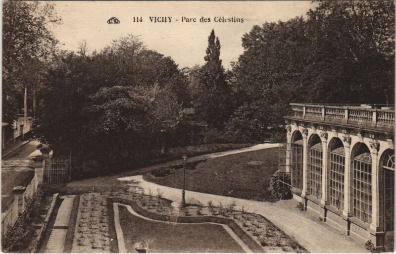 Carte postale ancienne Vichy Parc des Celestins à Vichy