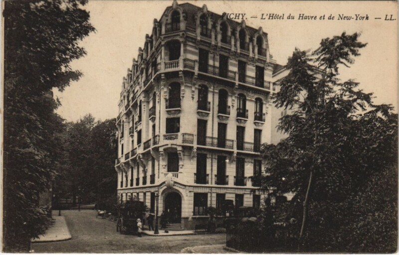 Carte postale ancienne Vichy hotel du Havre et de New York à Vichy