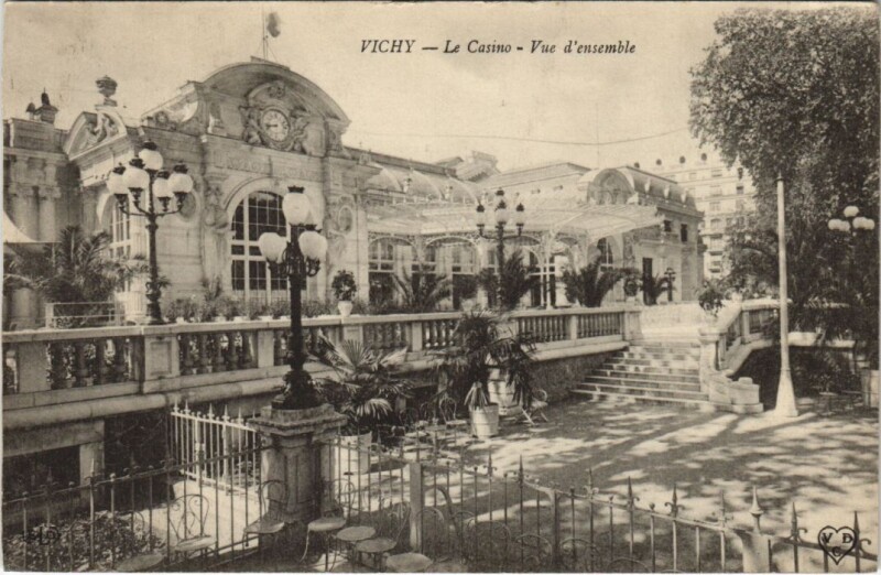 Carte postale ancienne Vichy Le Casino à Vichy